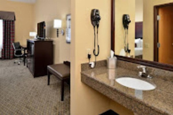 Baymont by Wyndham Ardmore I-35 image 15