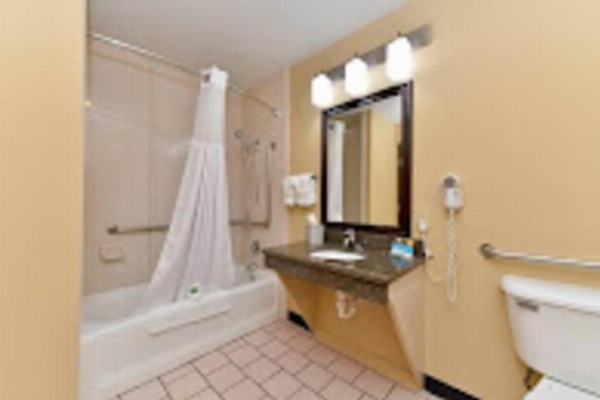 Baymont by Wyndham Ardmore I-35 image 20