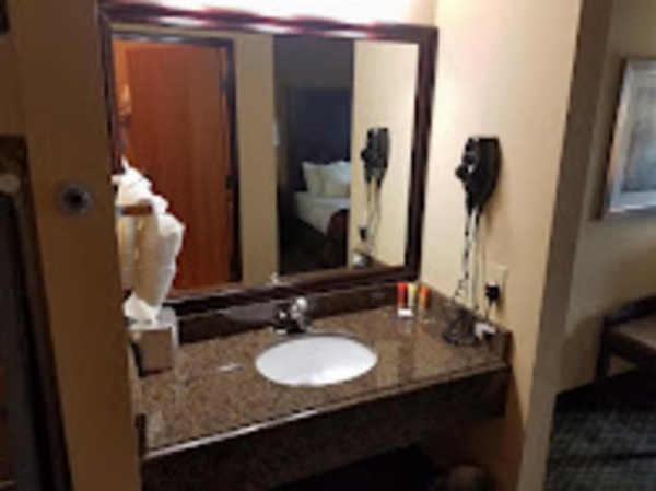 Baymont by Wyndham Ardmore I-35 image 26