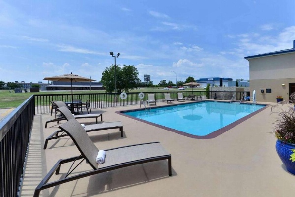 Baymont by Wyndham Ardmore I-35 image 6